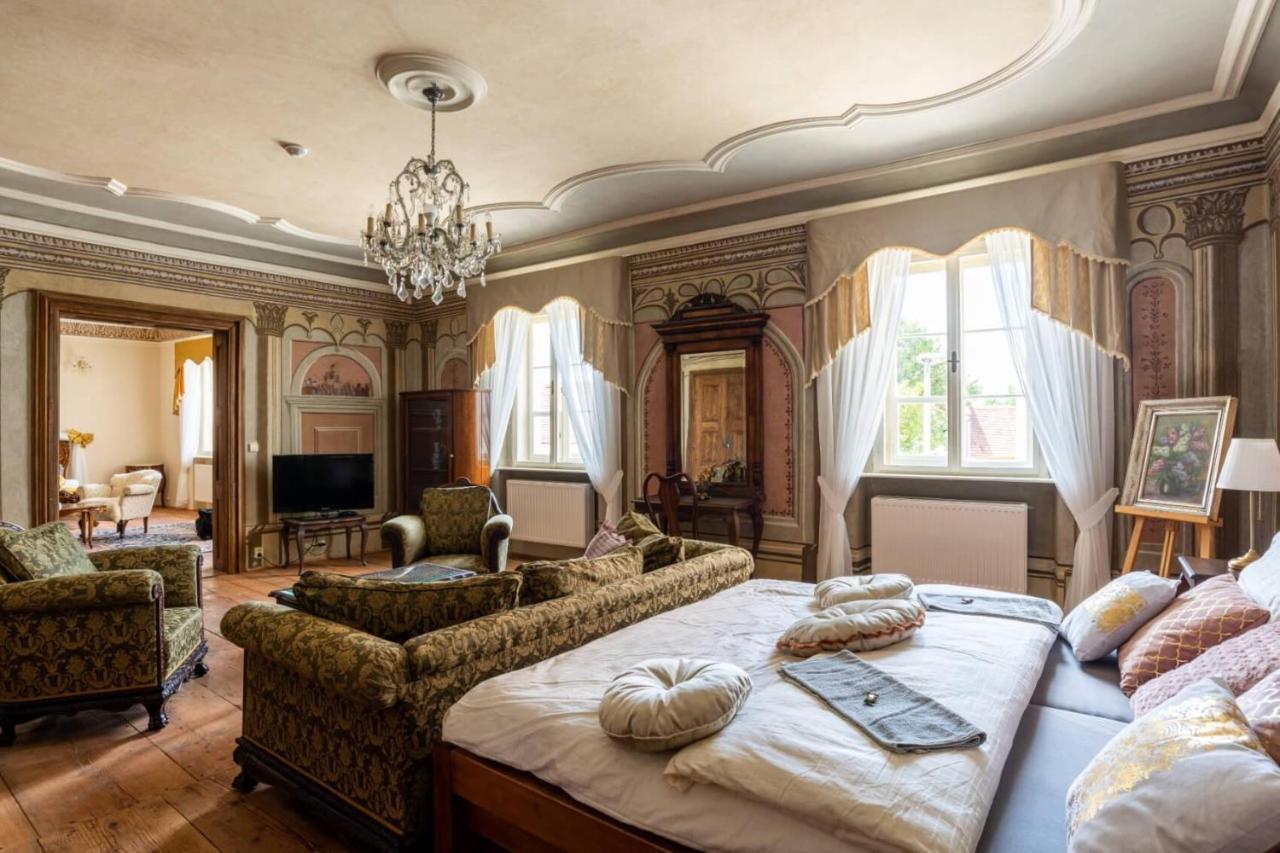 Apartament Ambrozuv Dvur Pouzdrany Zewnętrze zdjęcie